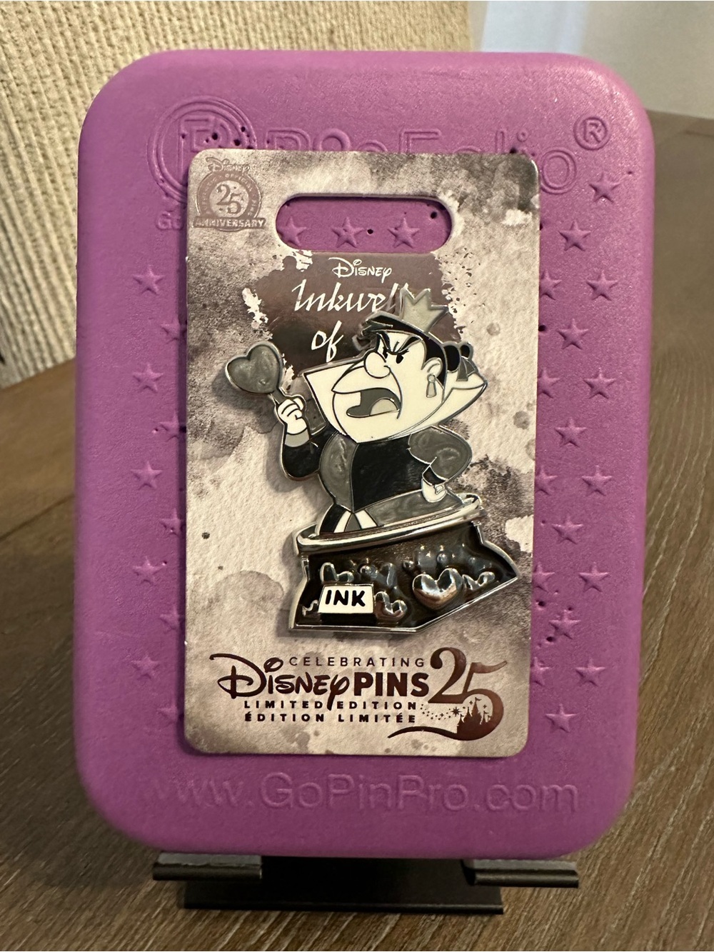 Disney Villains Inkwells of Evil 2025 Pin Series Queen of Hearts LE 4000